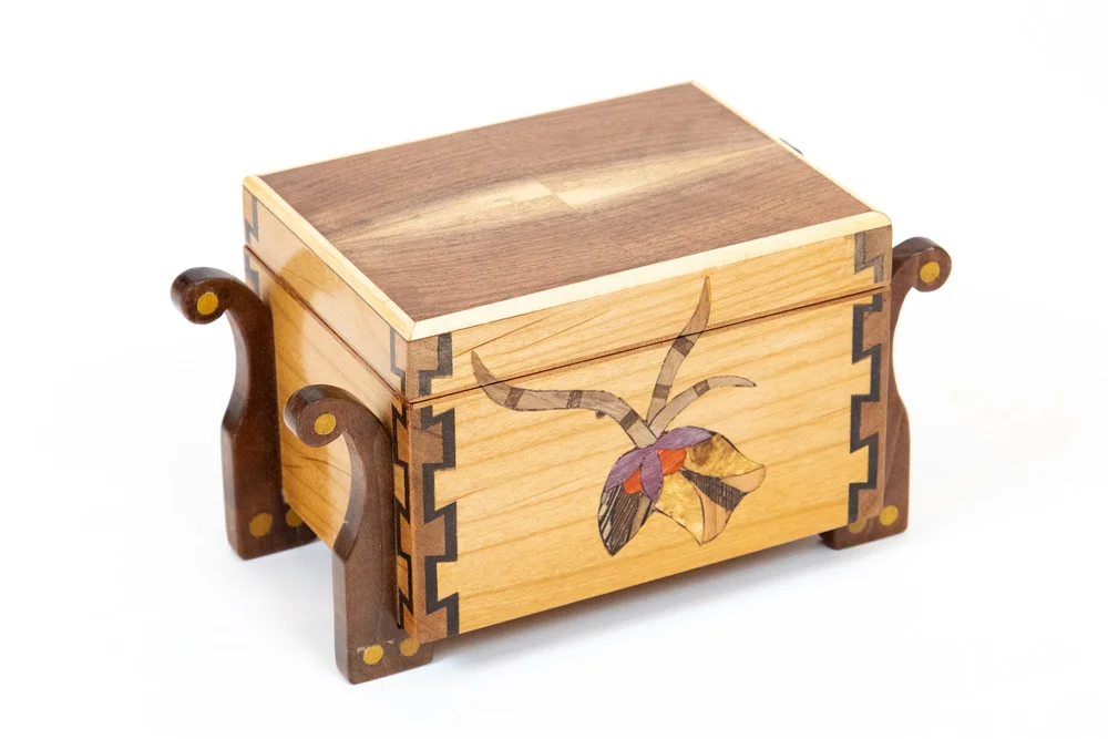 Lively fine furniture