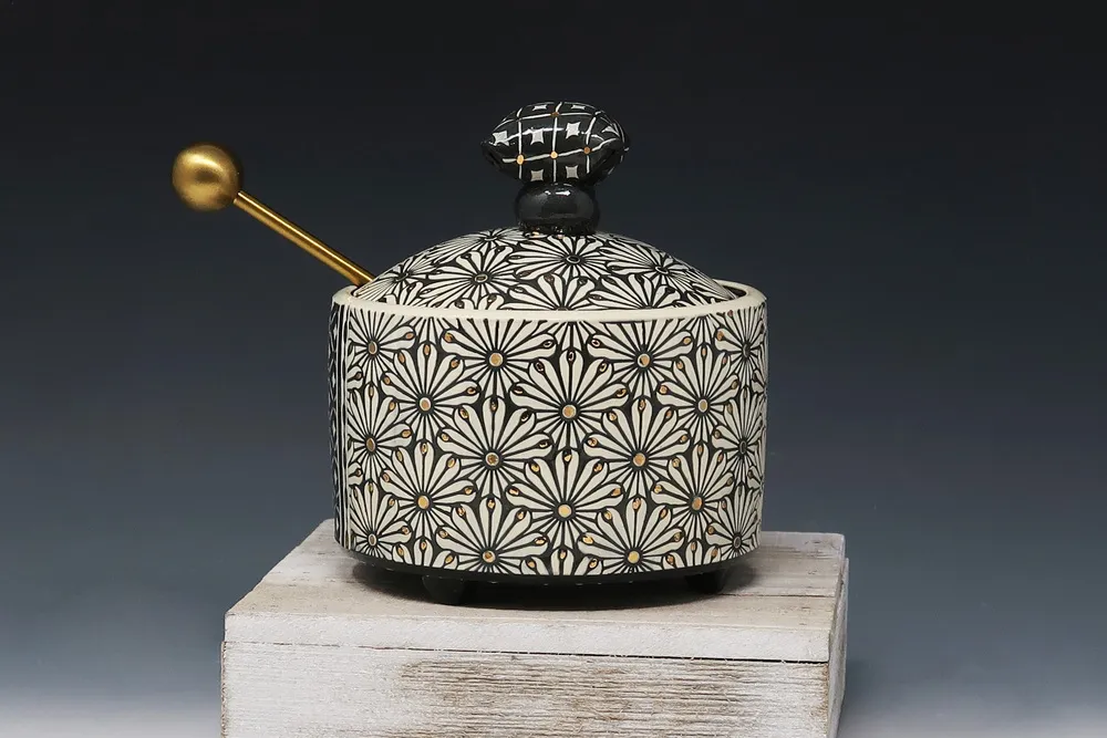 Mandy Henebry Ceramics